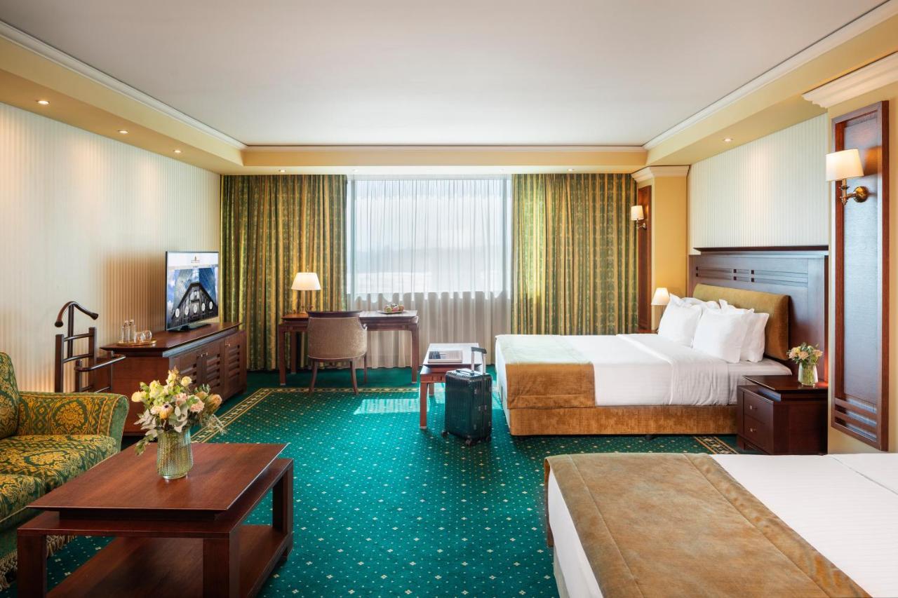 Grand Hotel Sofia Luaran gambar A room at the hotel